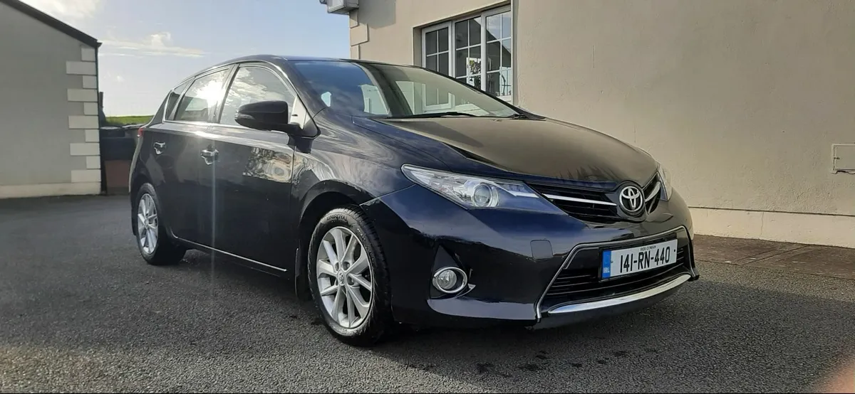 Toyota Auris 2014 - Image 1
