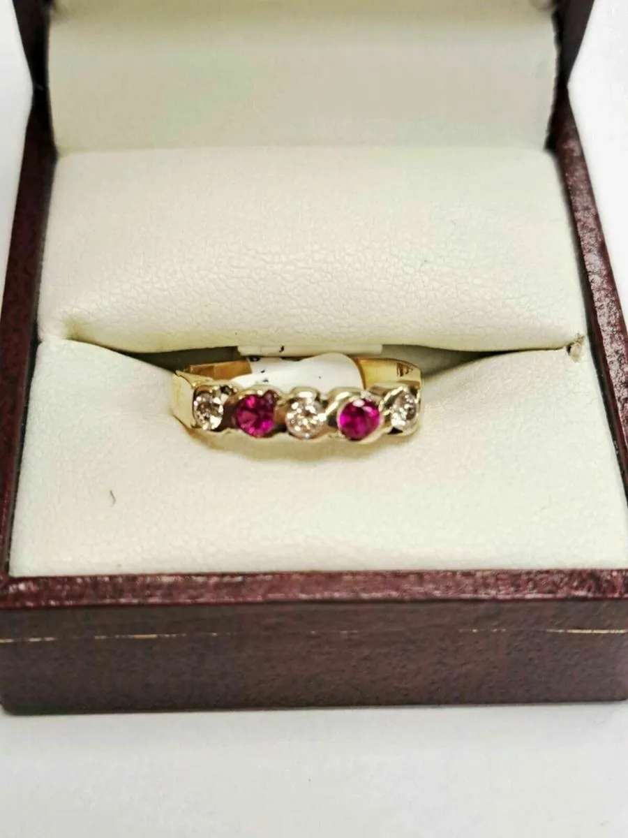 18K Pink Ruby Ring 18CT - Image 1
