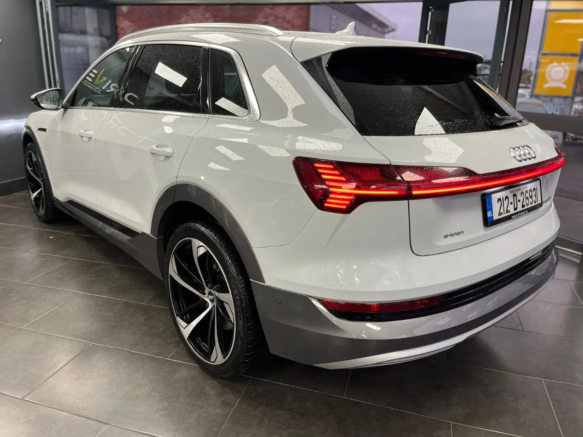 Audi e-tron 2021 50  Quattro S-Line - Image 2