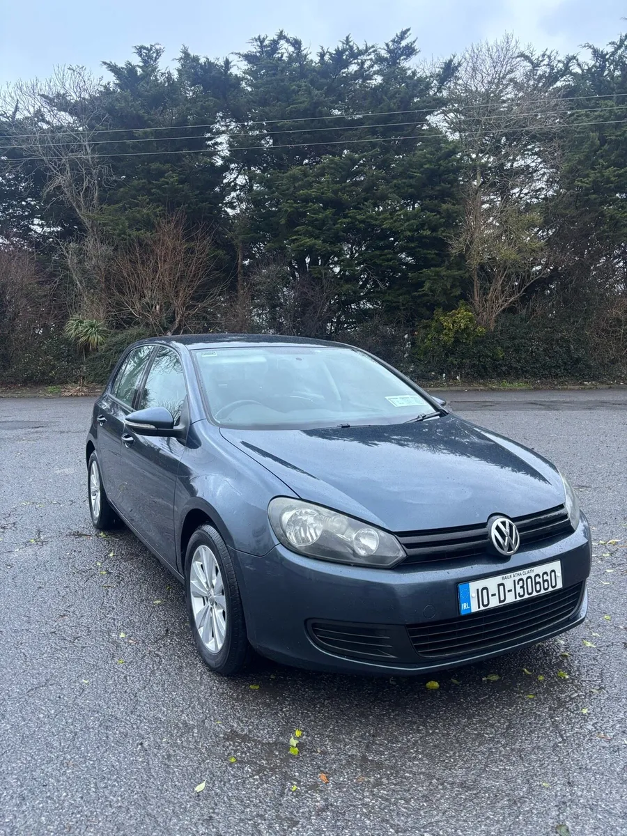 2010 Volkswagen Golf - Image 1