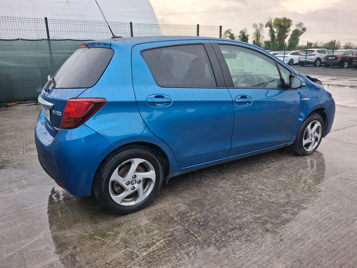 162 Toyota Yaris  Hybrid  Automatic - Image 4