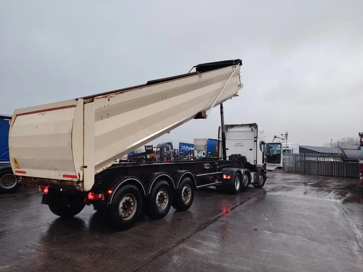 2017 Steel Aggregate Tipping Trailer auto cover - Image 2