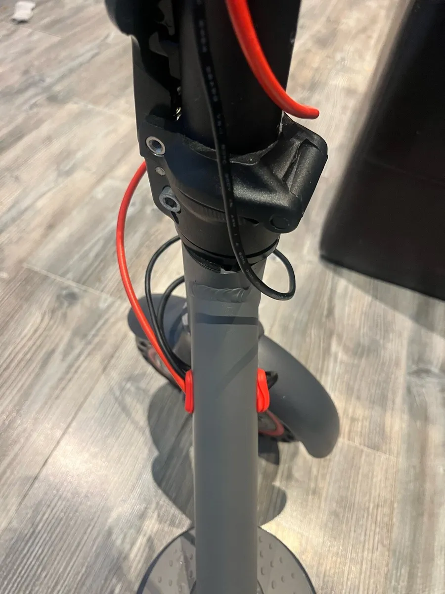 Electric Scooter PRISTINE CONDITION!! - Image 3