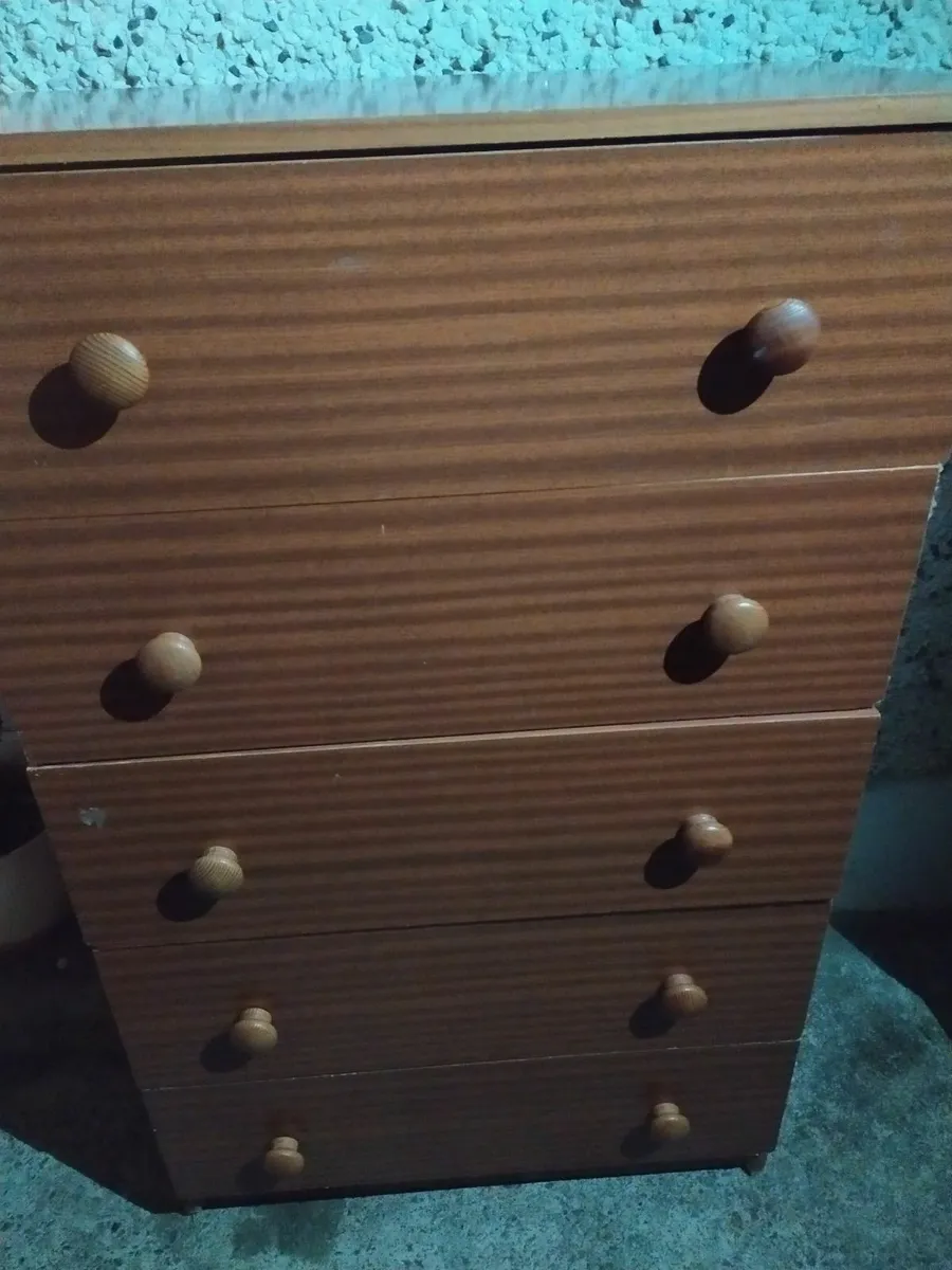 Two wardrobe doors and one chest of drawers - Image 2