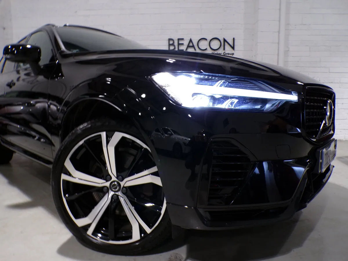 BLACK EDITION VOLVO XC60 RECHARGE 2.0 T6 350 PHEV - Image 3