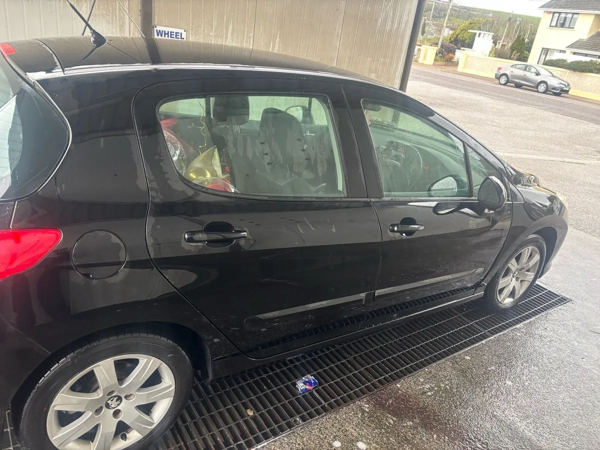 Peugeto 308 - Image 2