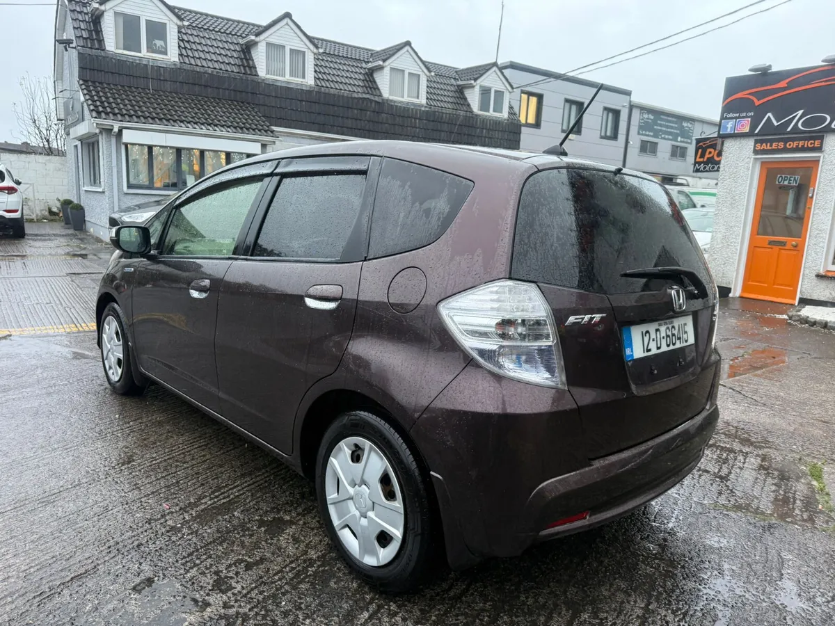 Honda Fit 2012 Hybrid Auto - Image 4