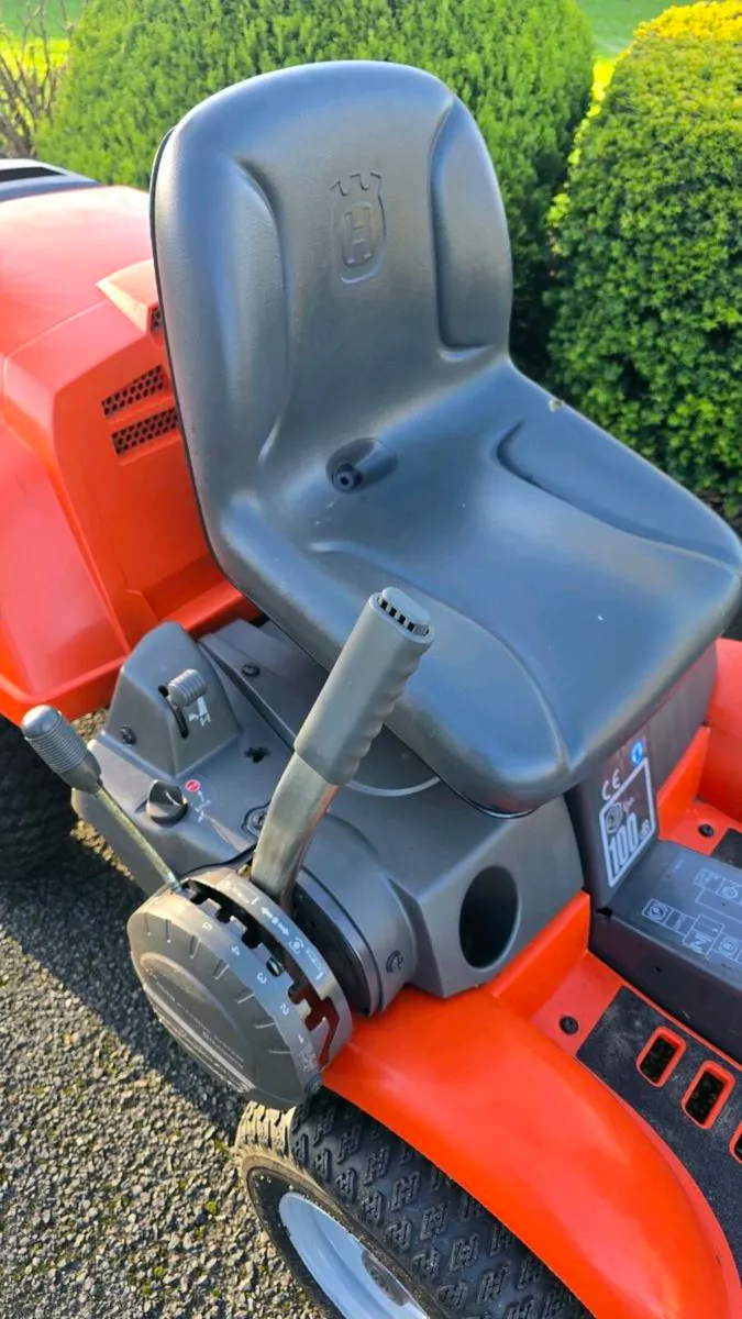 Husqvarna rider - Image 3