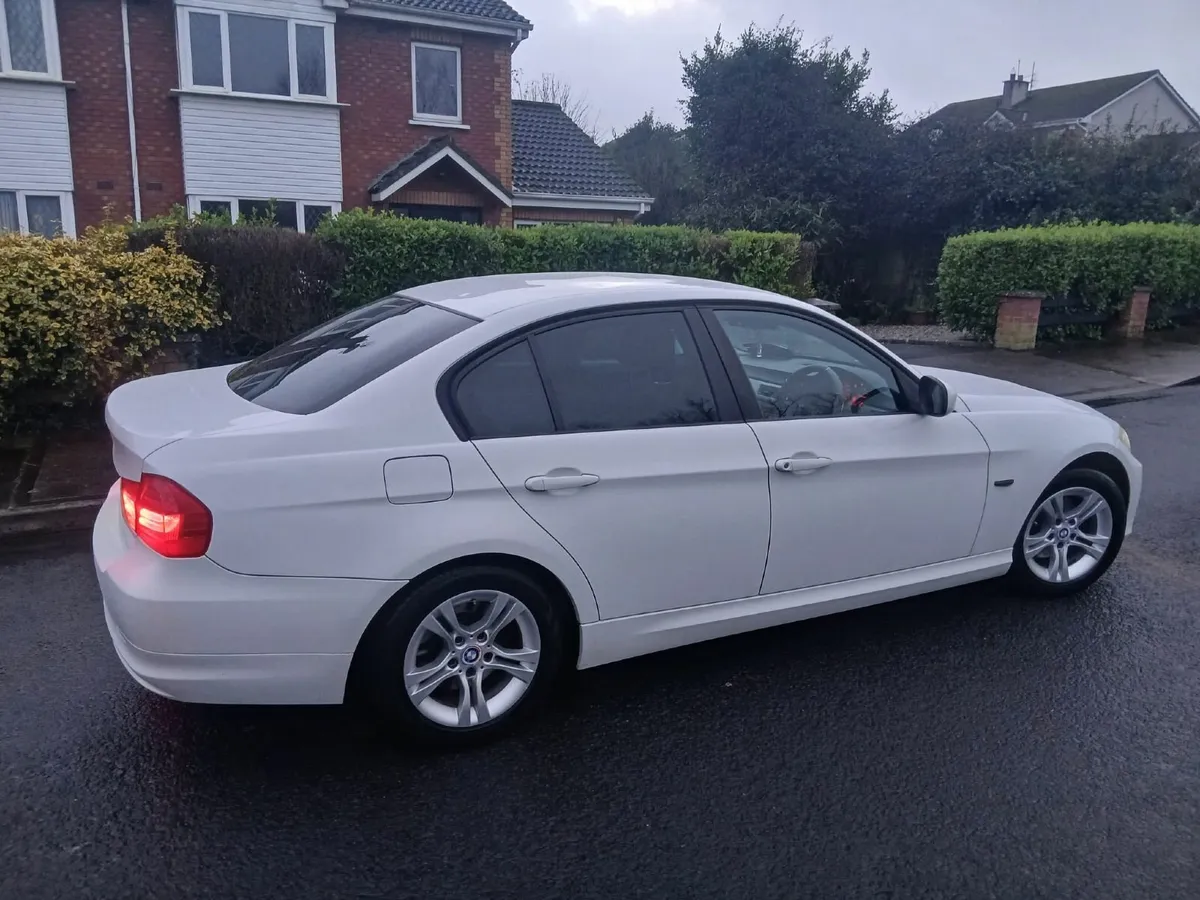 2011 BMW 3-Series 👉Nct &Taxed👈 - Image 2