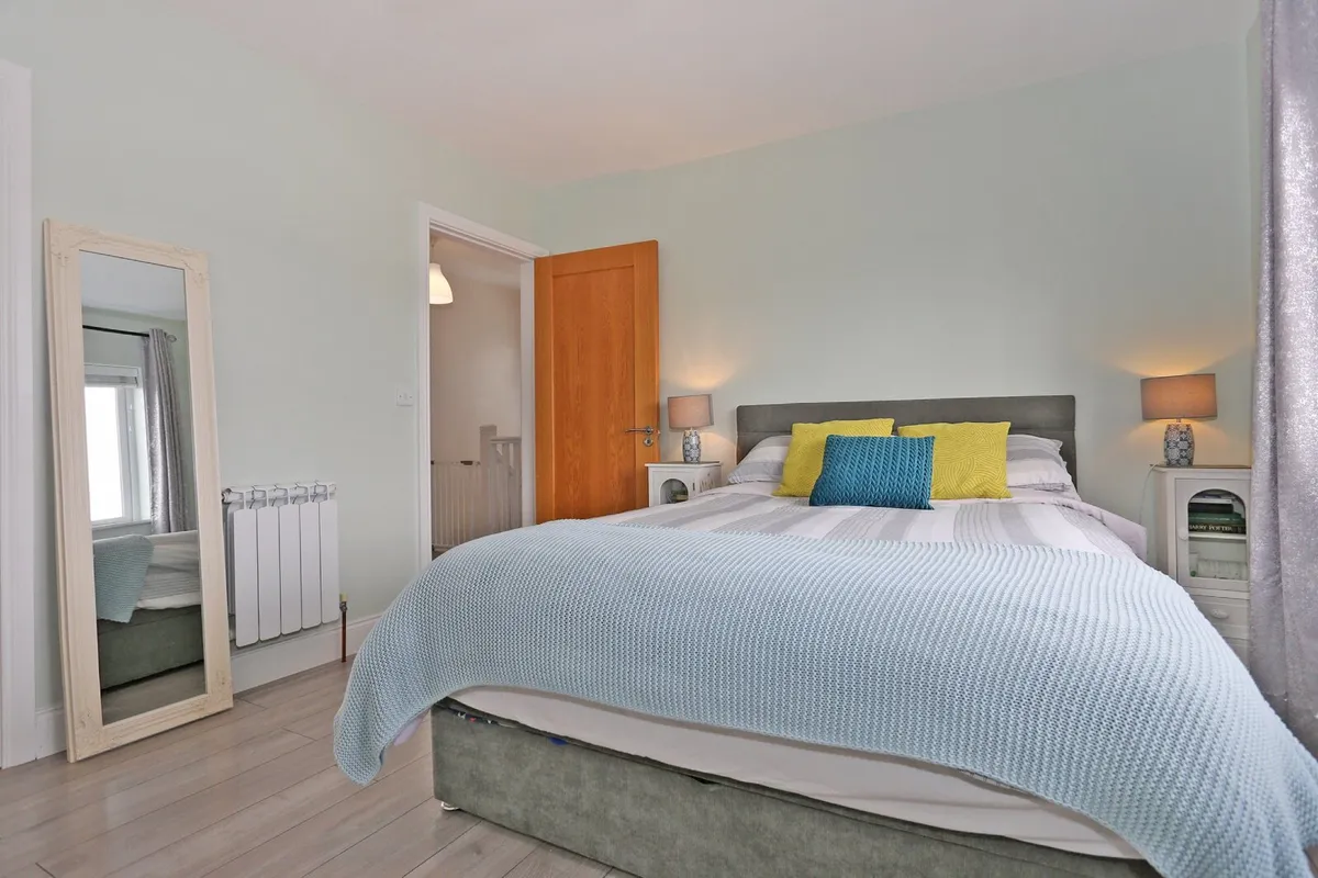 Double bed with storage - Image 1