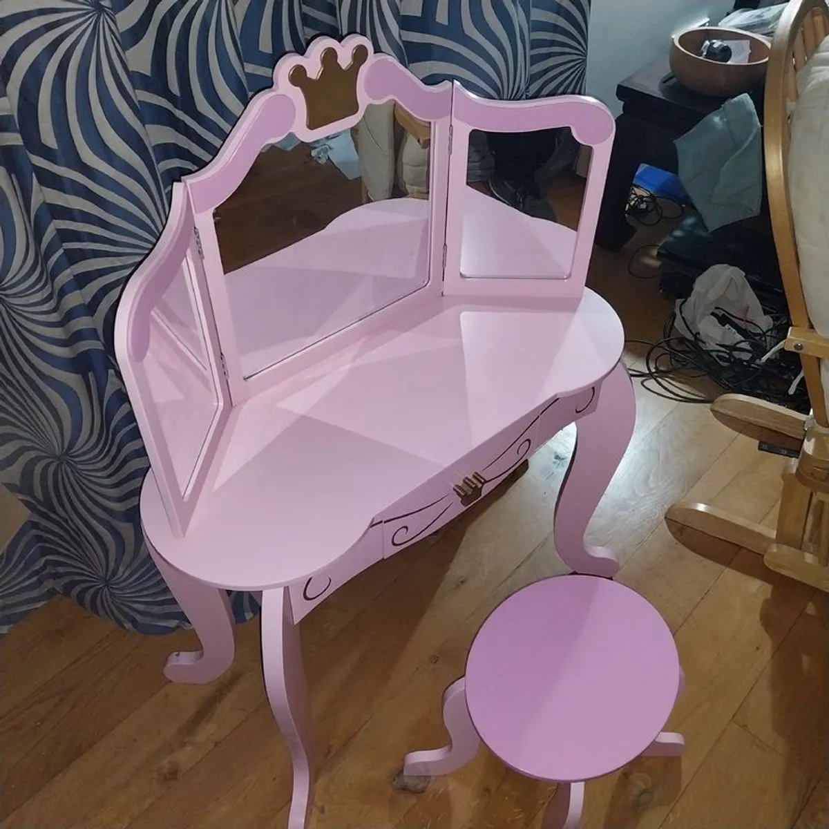 Pink Dressing Table with Tri-Folding Removable Mirror and Stool | Vanity Unit - Image 2