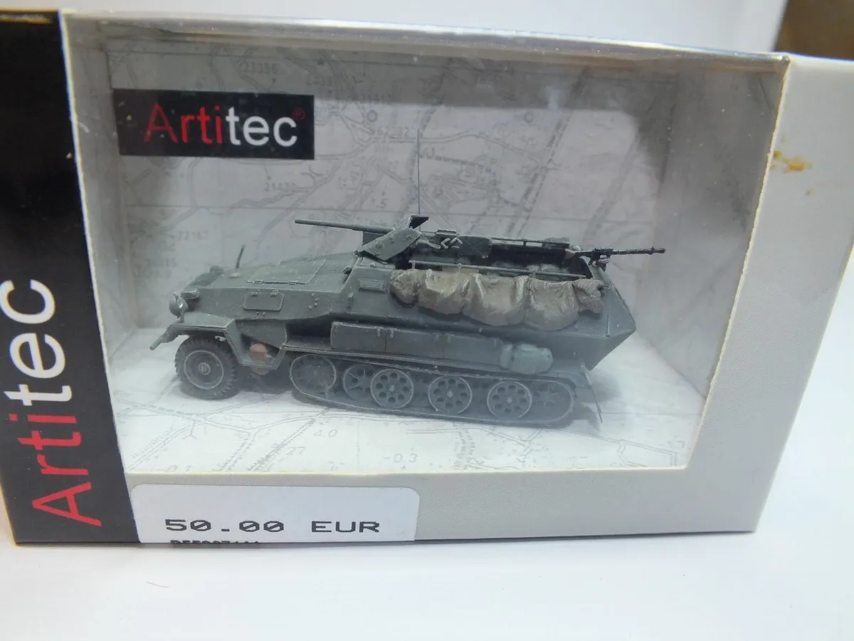 Military Models - Image 1