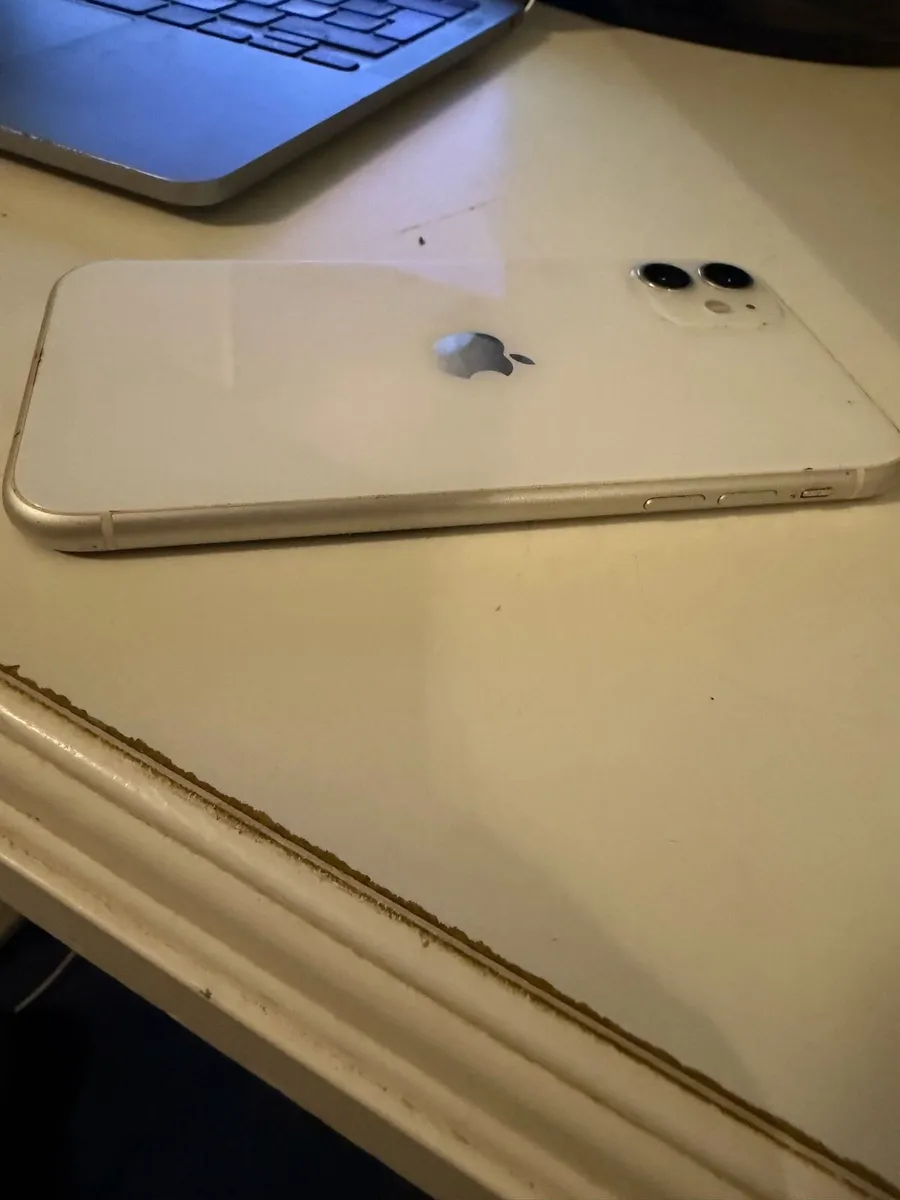 iPhone 11 128gb - mint condition - Image 4