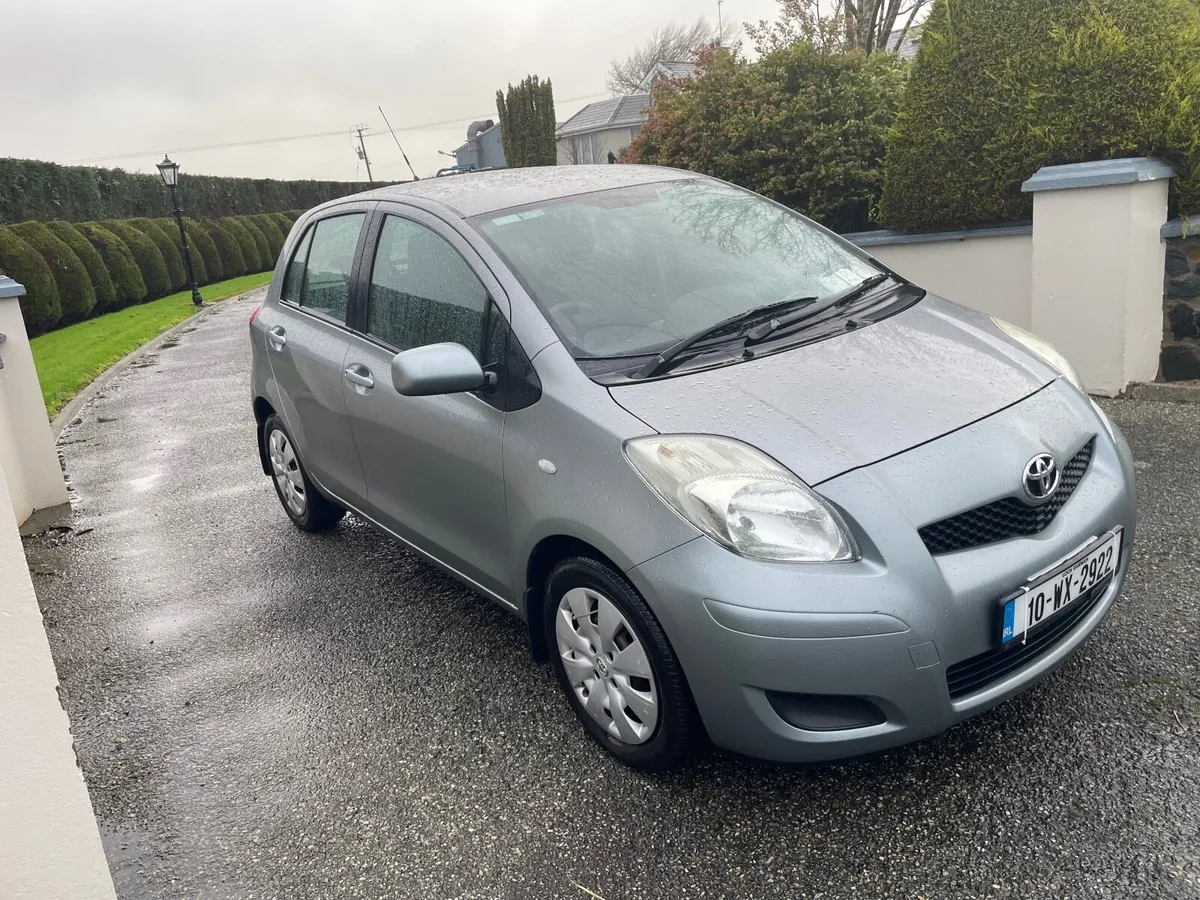 10 Toyota Yaris 1.3  vvti auto - Image 3