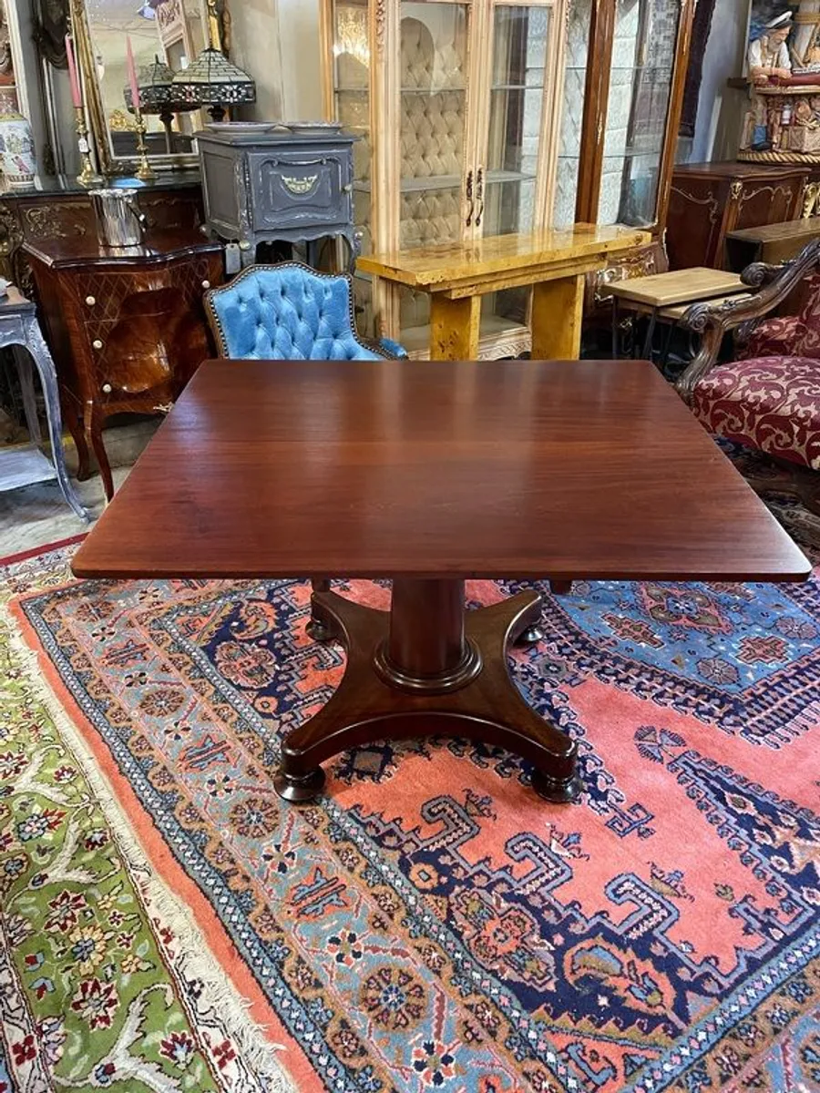 English 19th Century Mahogany Tilt-Top Table - Image 1