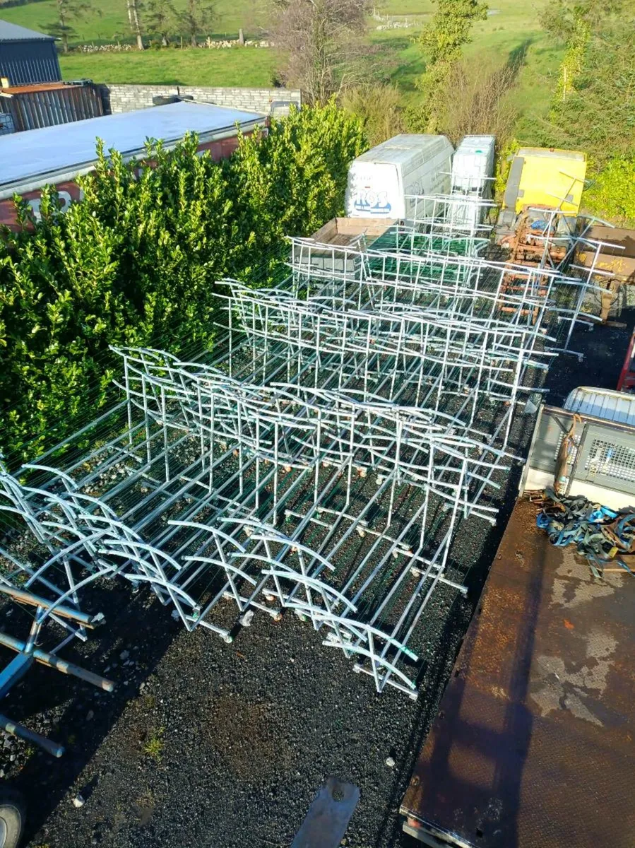 Mobile clothes lines - Image 1