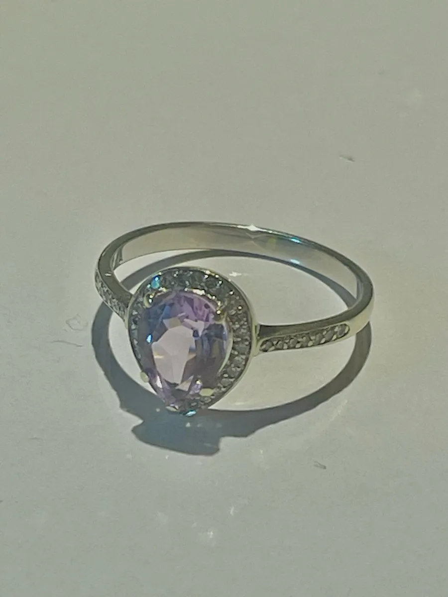 9ct  Amethyst White gold Ring - Image 2