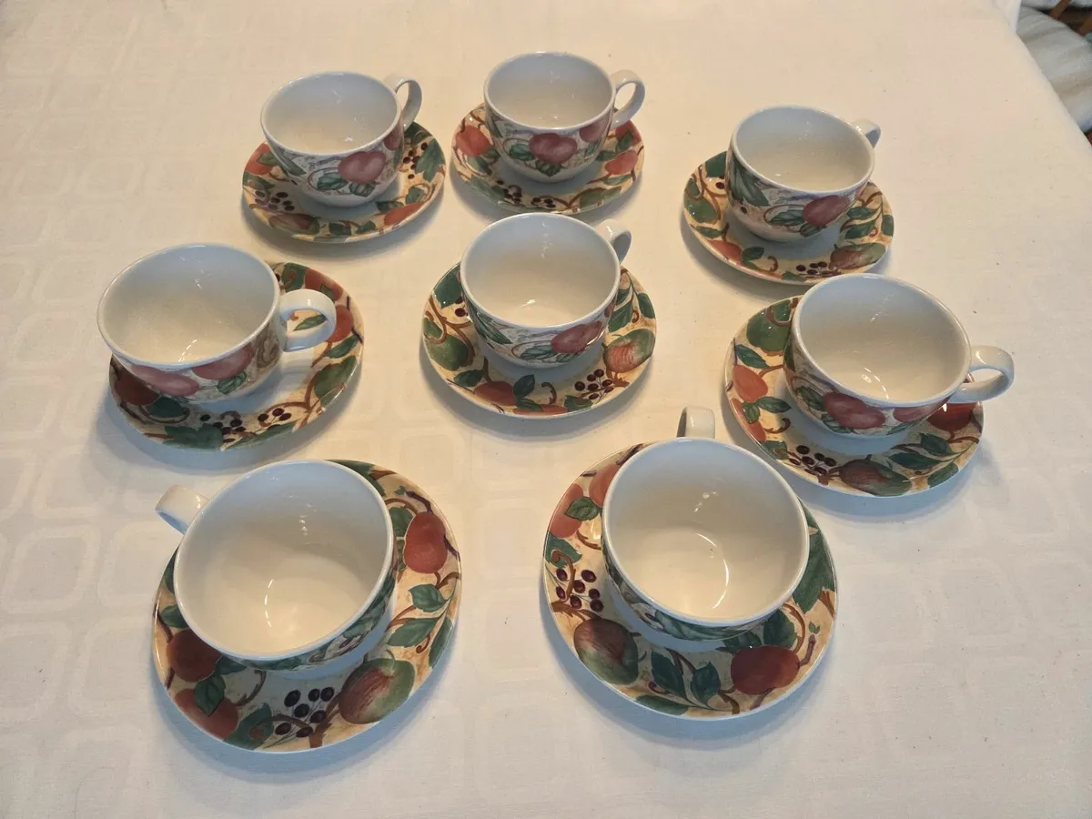 ASSORTED JOHNSON BROS. TABLEWARE - Image 1