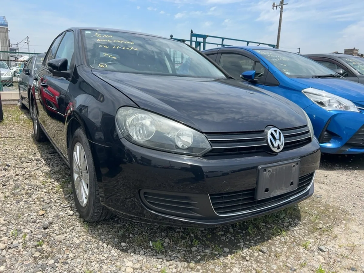 Volkswagen Golf TRENDLINE 1.2 PETROL 5DR AUTOMATIC - Image 1