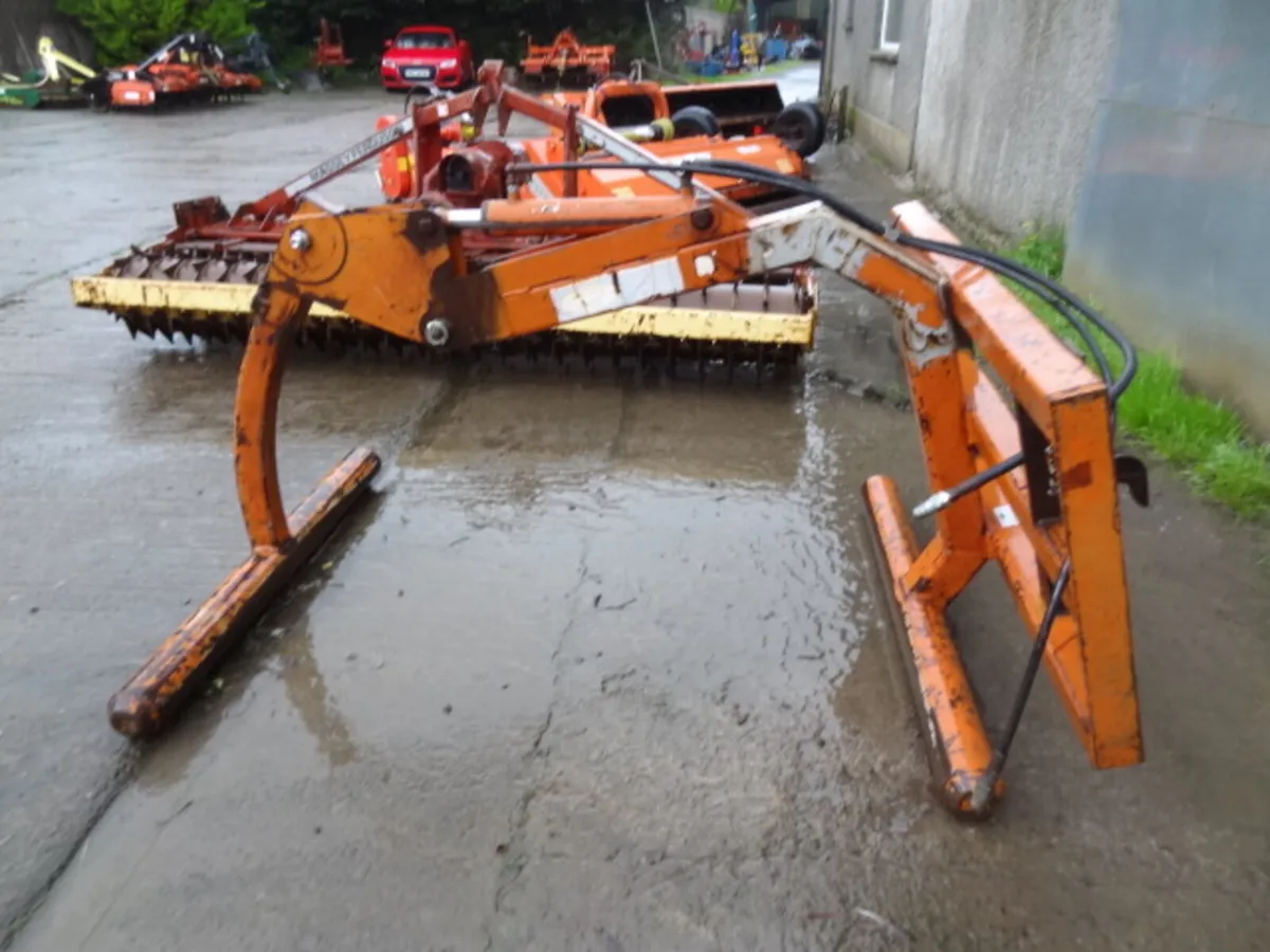 Elephant Bale Grab - Image 3