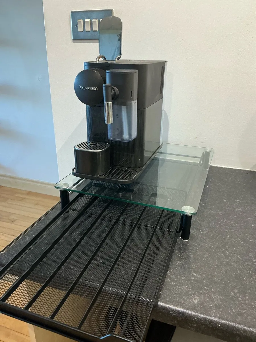 Delonghi lattissima one nespresso coffee machine - Image 1