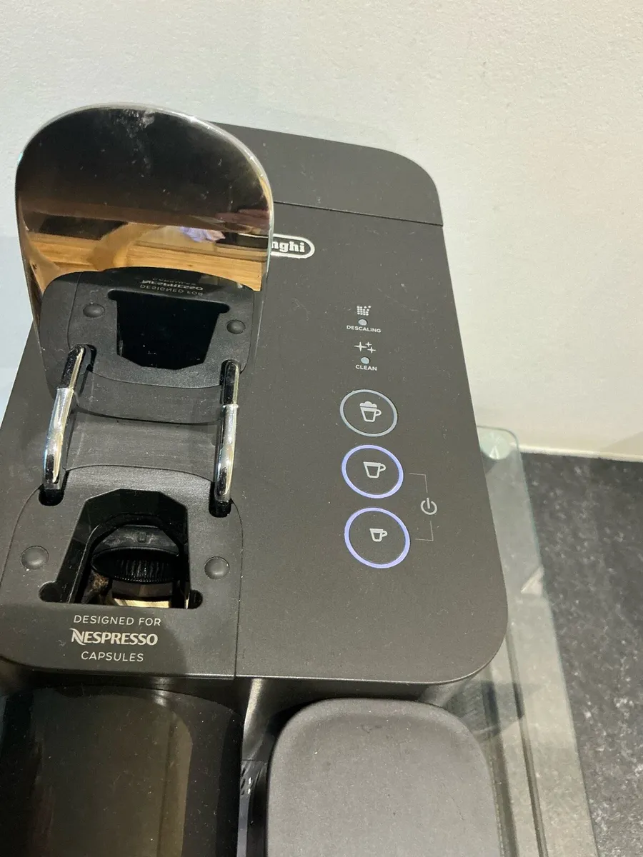 Delonghi lattissima one nespresso coffee machine - Image 3