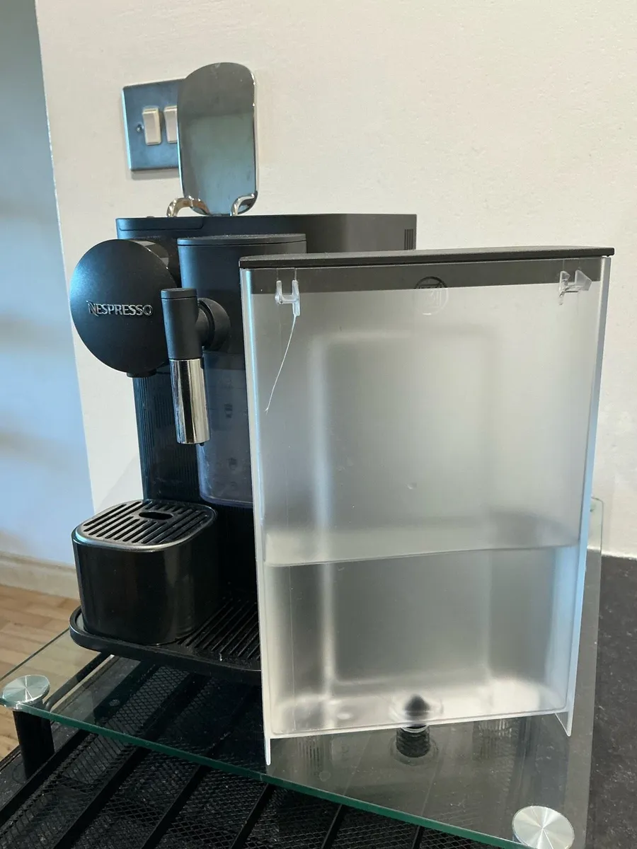 Delonghi lattissima one nespresso coffee machine - Image 4