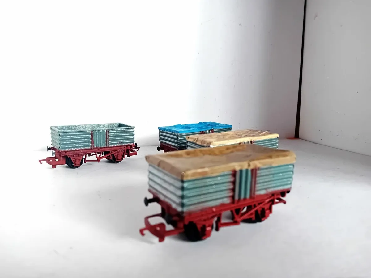 MODEL  RAILWAY   IRISH  BULLIED  WAGONS - Image 2
