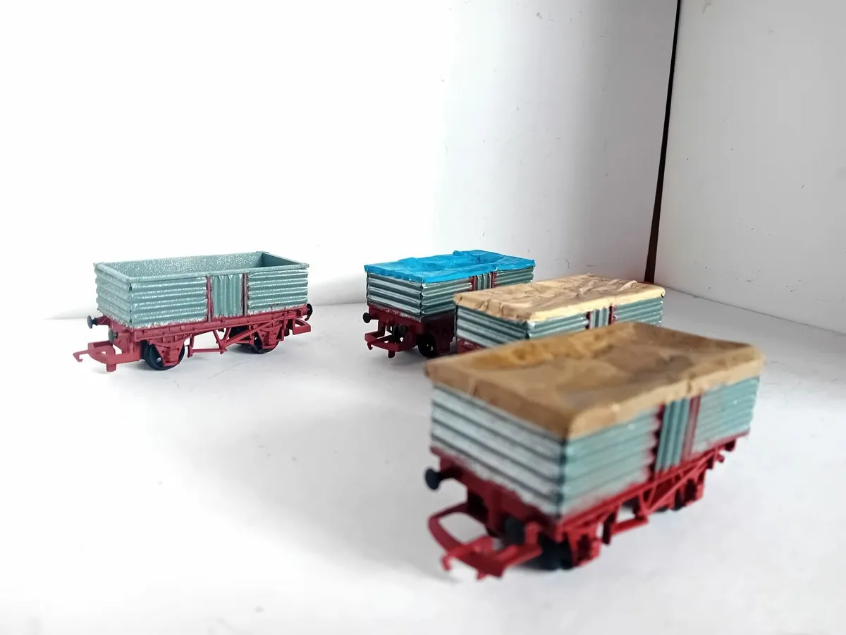 MODEL  RAILWAY   IRISH  BULLIED  WAGONS - Image 3