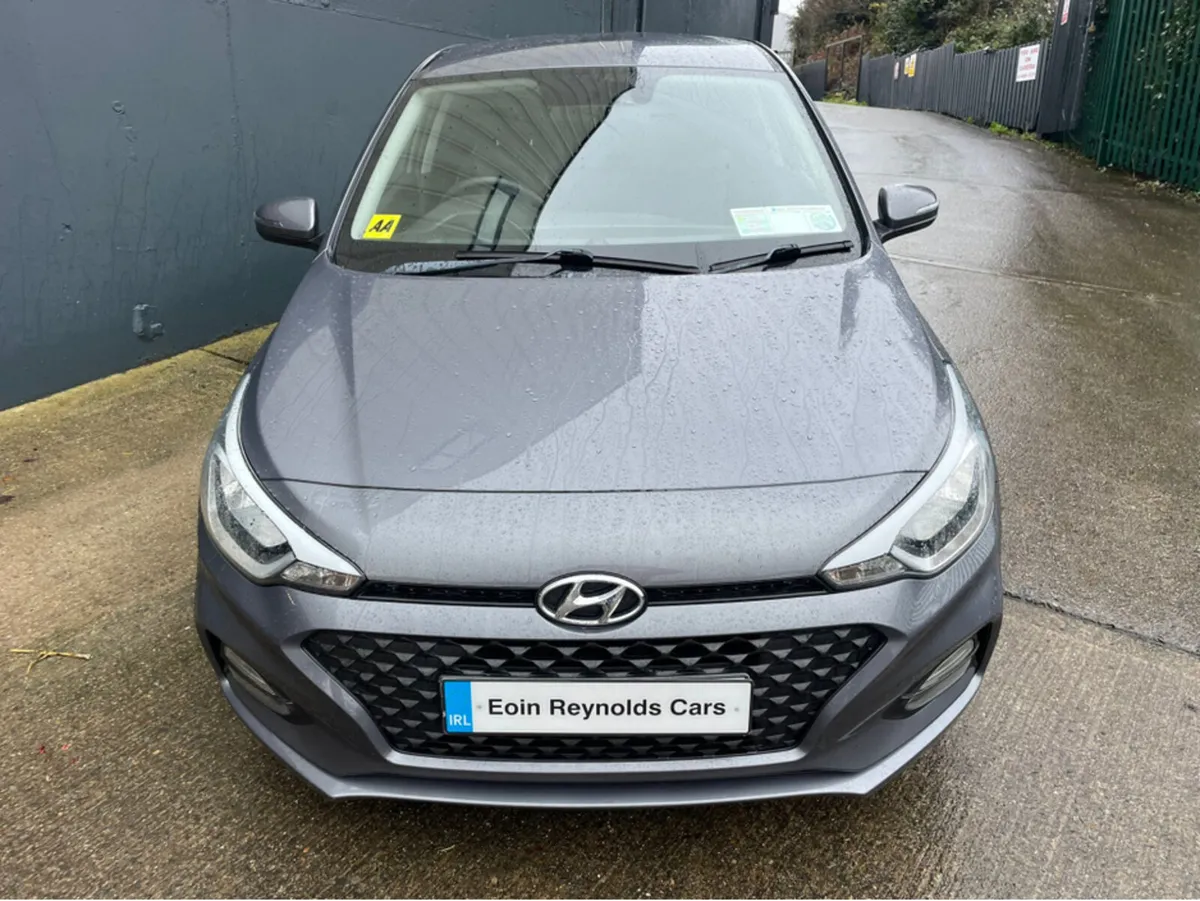 Hyundai i20 ACTIVE DELUXE PLUS 5DR LOW KMS 1 OWNER - Image 2