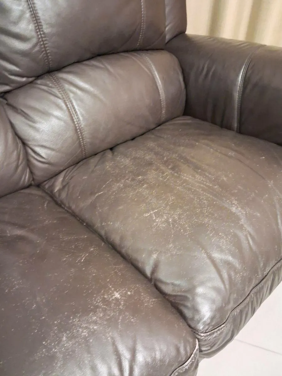 2 seater leather couch - Image 3