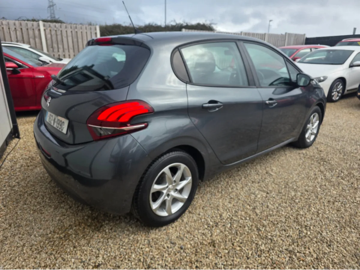 Peugeot 208 1.2 ACTIVE 82BHP 5DR - Image 2