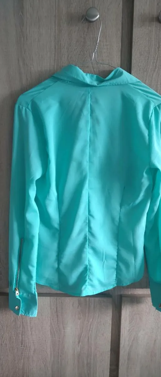 New shirt size fits Xs s s sm - Image 4