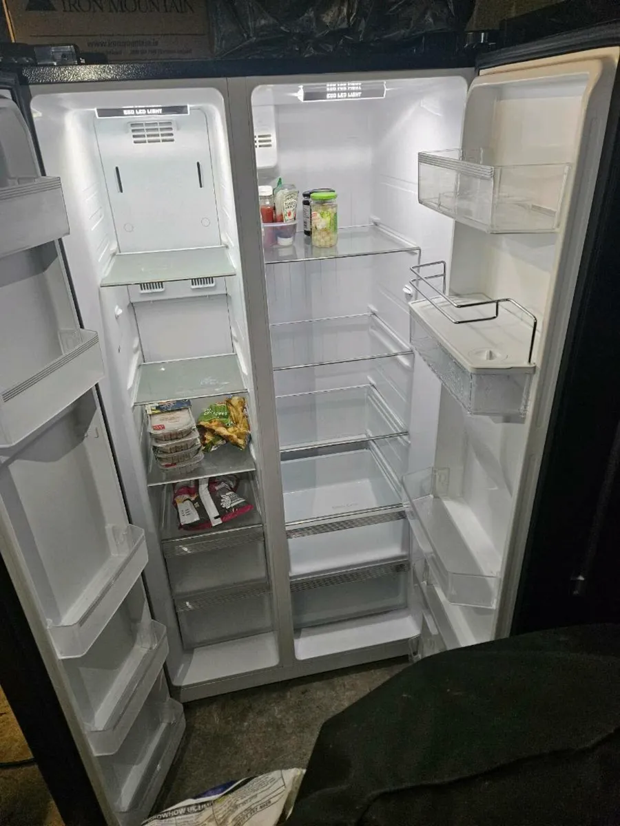 Swan fridge frezzer - Image 2