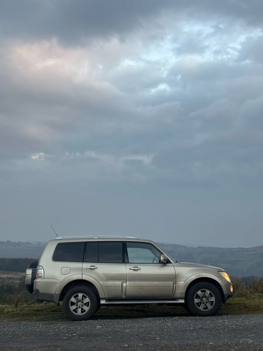 Mitsubishi Pajero LWB - Image 4