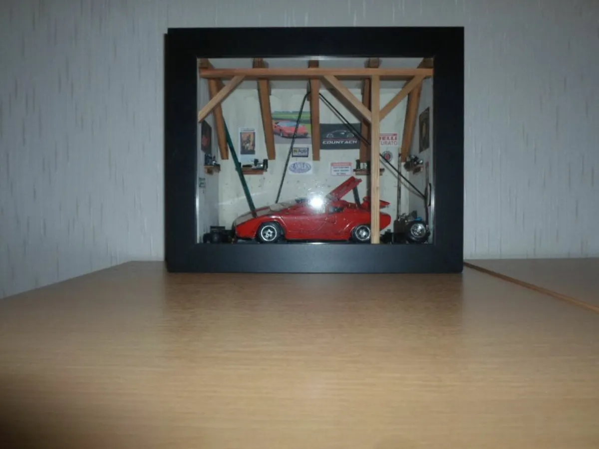 Model Car Garage Lamborghini Countach Red Unique - Image 1
