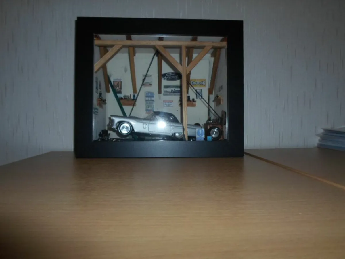 Model Car Garage Ford Thunderbird Silver Unique - Image 1