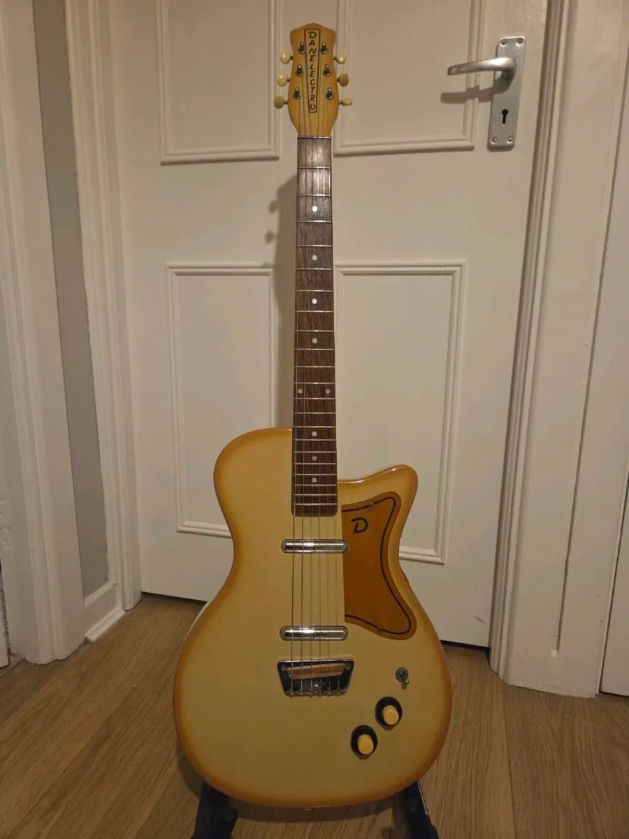 Danelectro U2 - Image 1