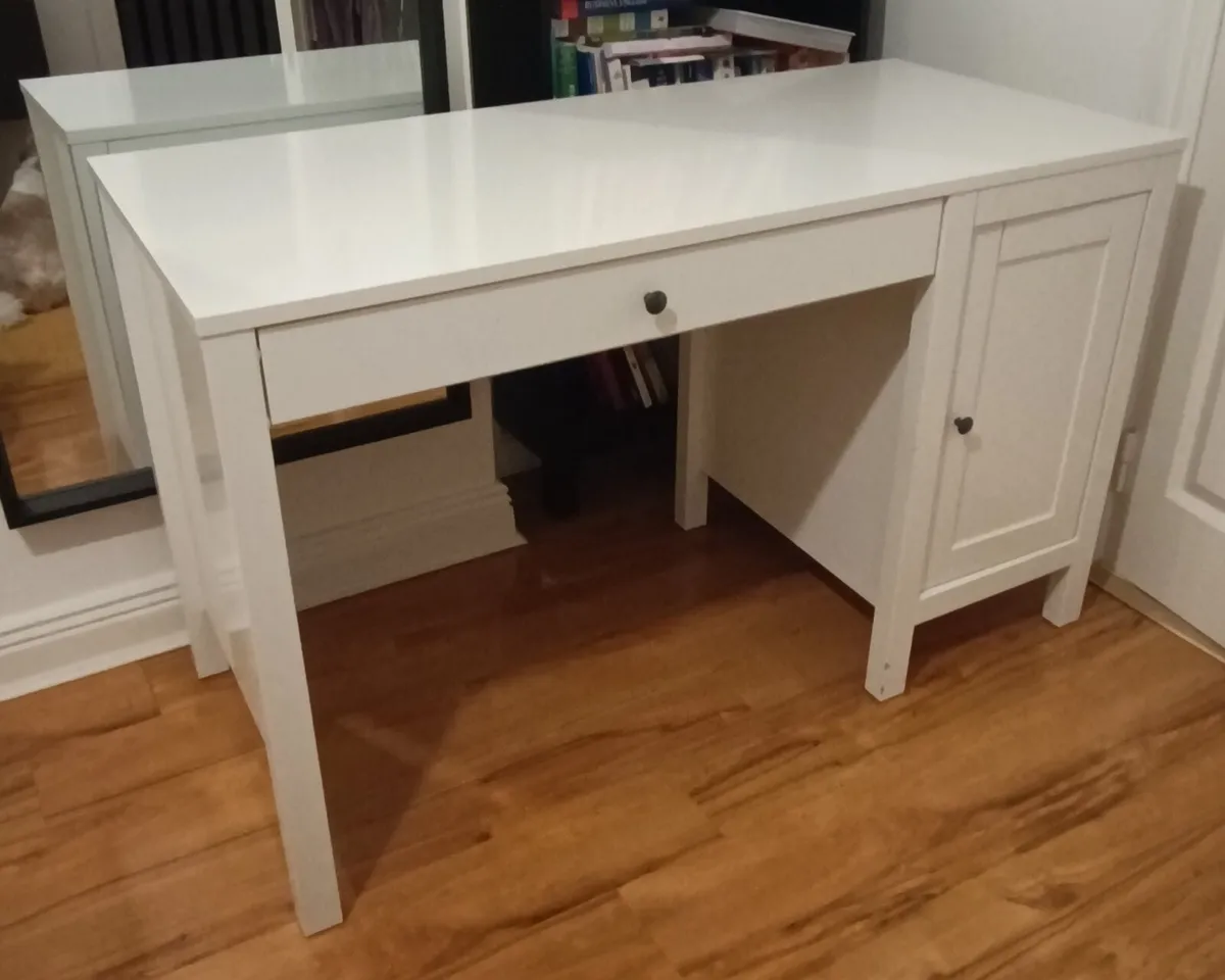 Desk IKEA - Image 1
