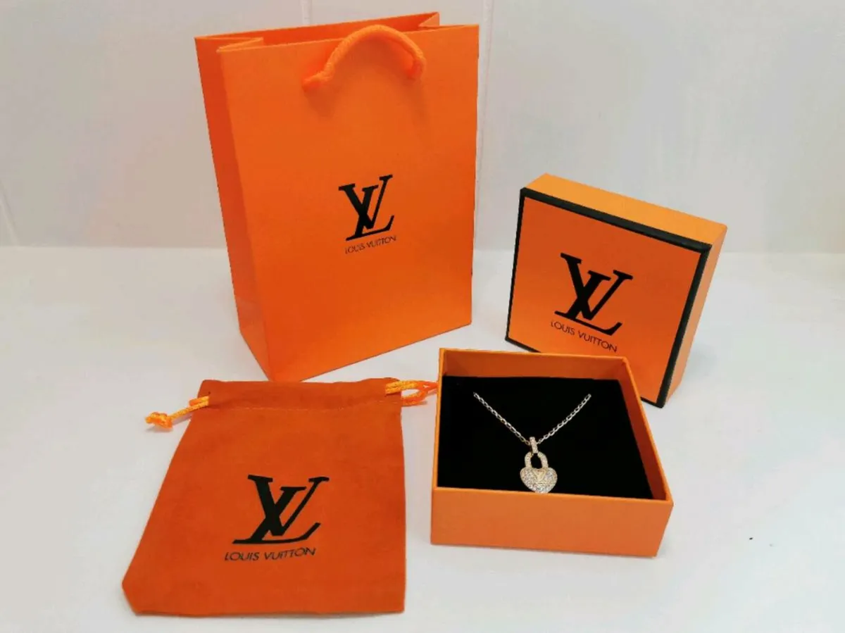 women necklace - Image 1