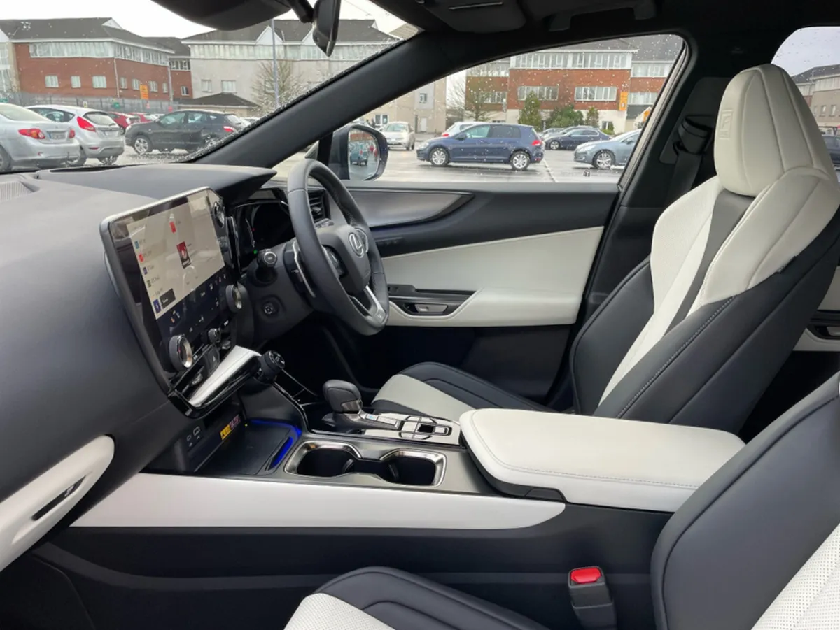 Lexus NX NX 450h+ NX 450h+ F-Sport 252 // Remote C - Image 3