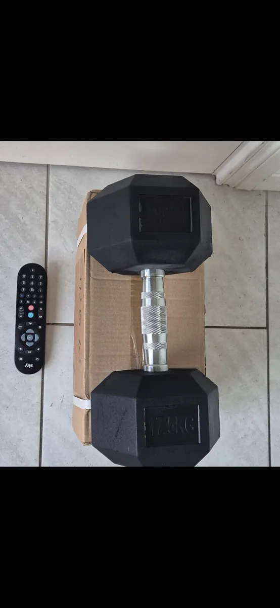 Brand new 2x17.5kilo hex dumbbells - Image 2