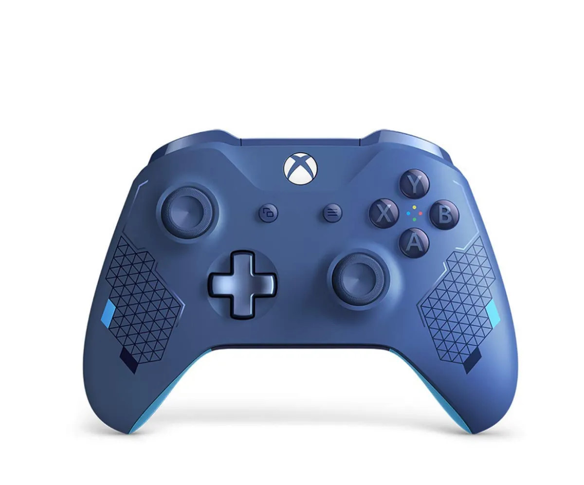 Xbox One with controller - Image 2