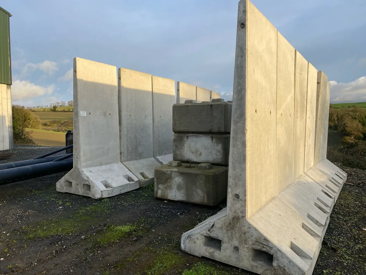 Concrete walls - Image 1