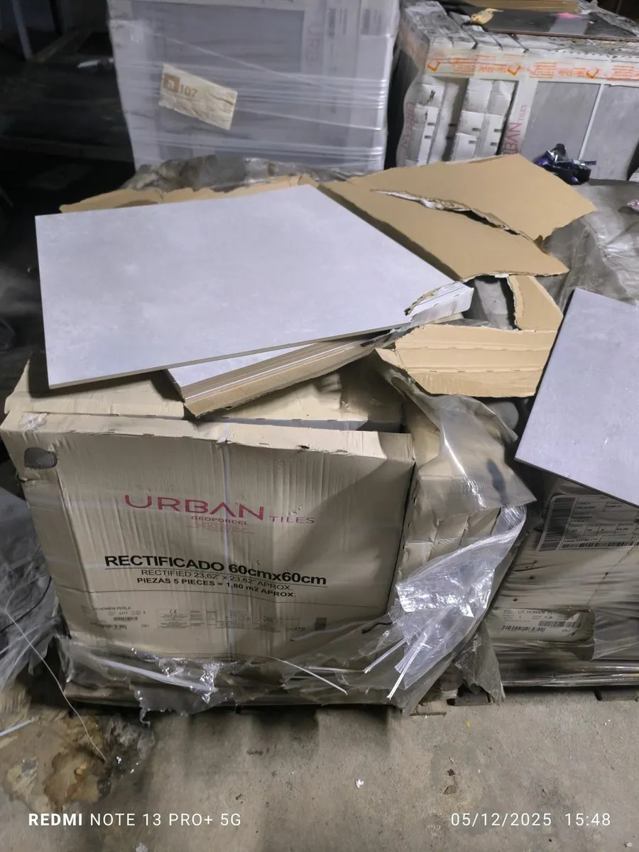 Porcelain tiles - Image 1