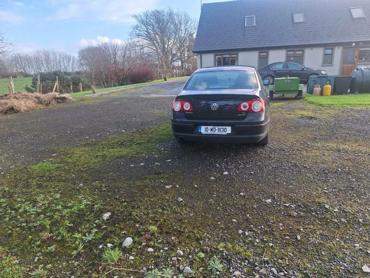 Volkswagen Passat 2010 - Image 3