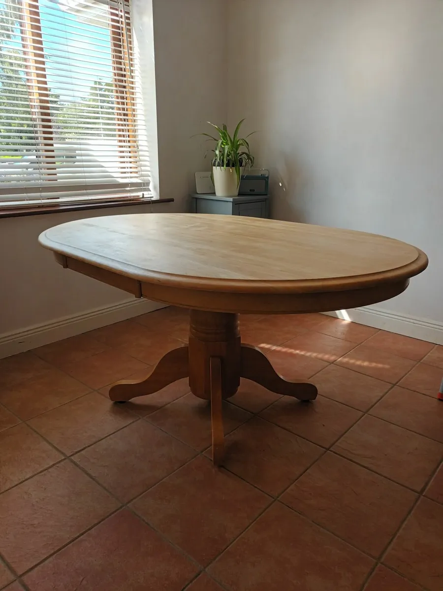 WOODEN pedestal table for sale. - Image 3