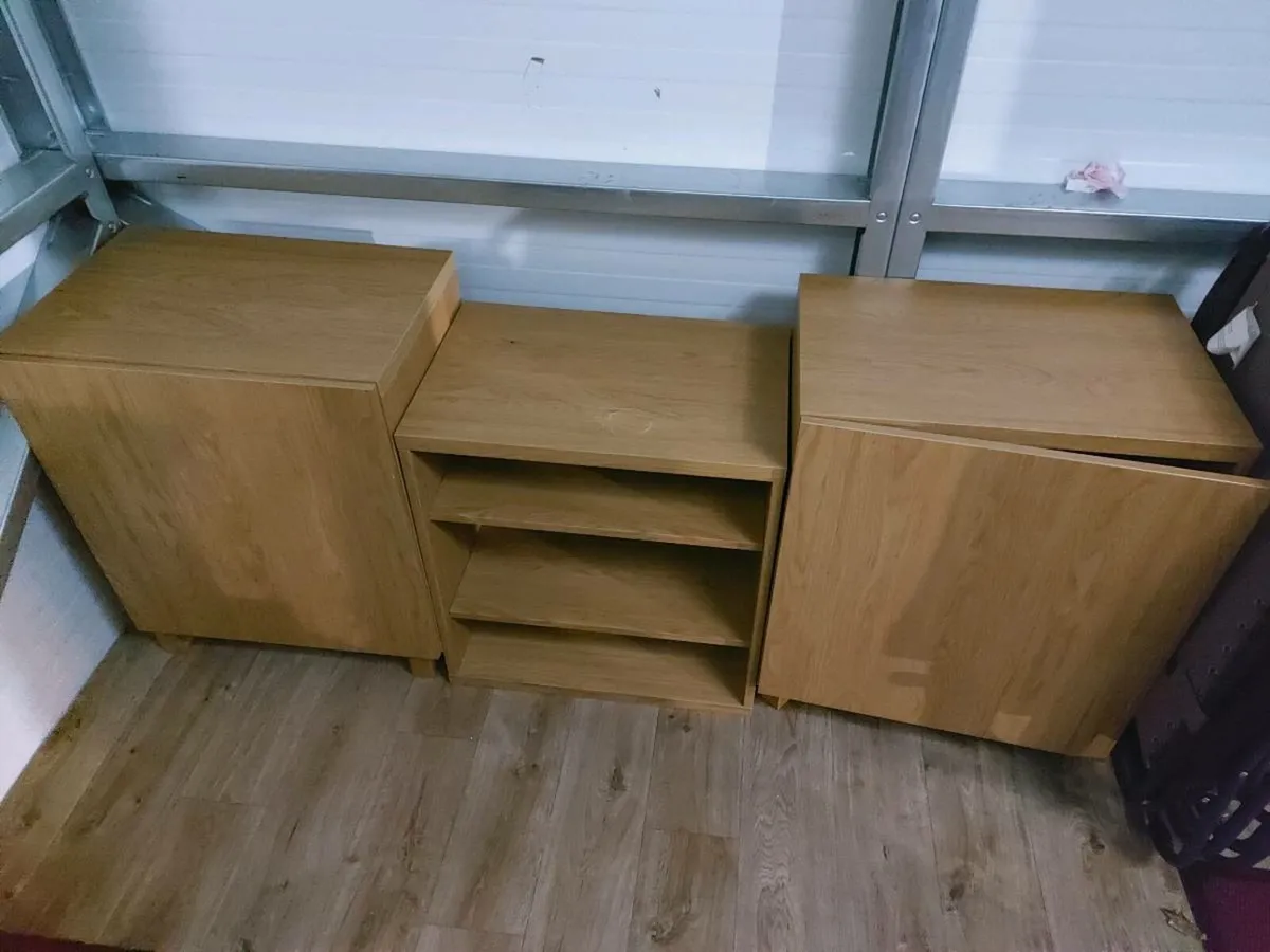 Side board - Image 1