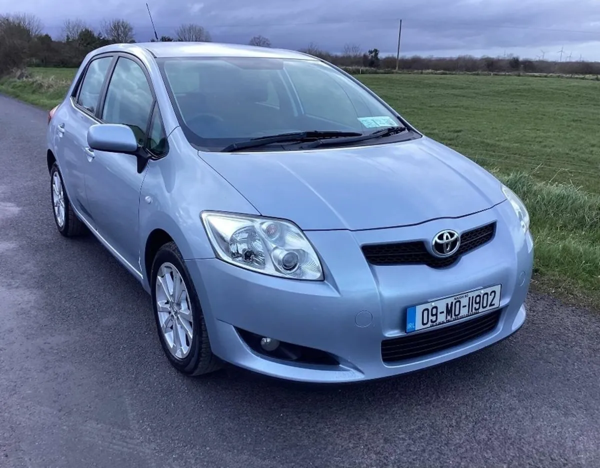 Toyota Auris 2009 - Image 1