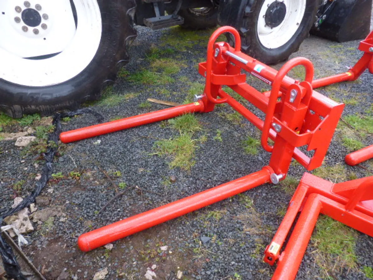 NEW Nugent Hydraulic Bale Stackers - Image 4